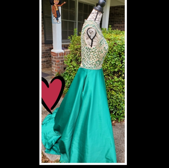 Ashley Allan - Picture 2 of 7